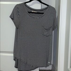 Hollister tee